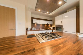 The Broch, 1st Floor, Luxurious City Centre Apartment